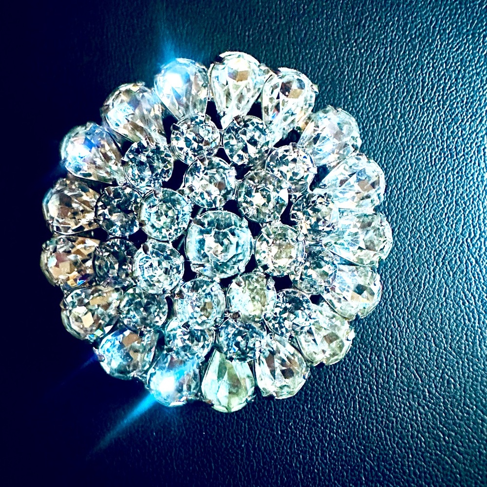 Genuine Vintage Albert Weiss 50’s Sparkling Crystal Brooch